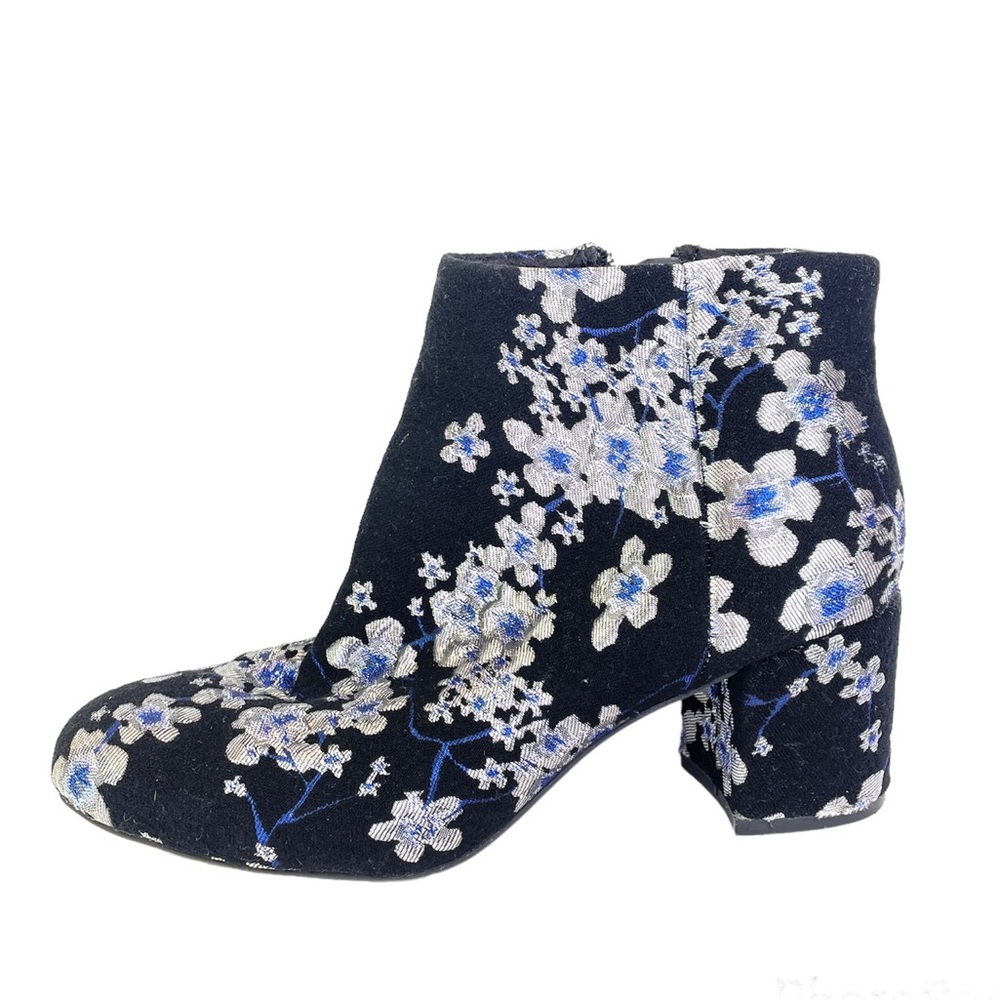 Black + Silver Floral Embroidered Block Heel Ankle Booties size 8.5 | SO